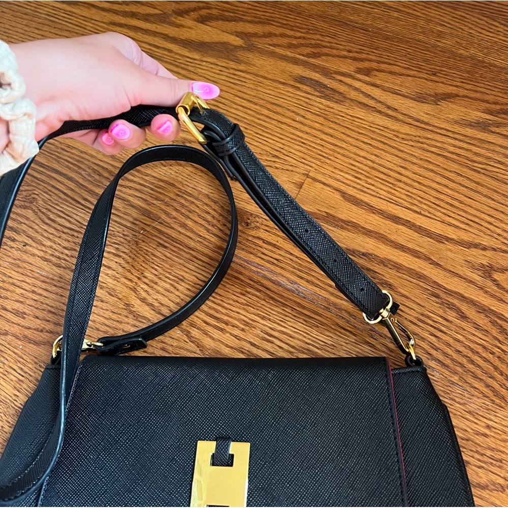 ▪️ADRIENNE VITTADINI: Women’s black crossbody purse w/tassel accent & snap▪️ - Picture 7 of 12